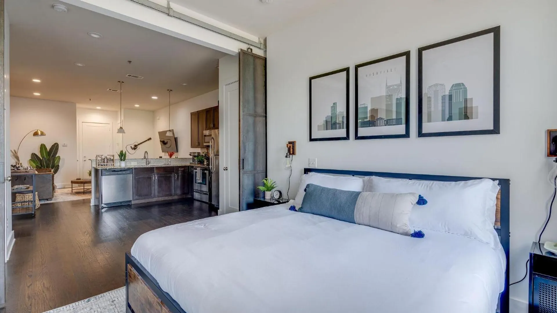 Lofts At 30Th - Urban Bungalow - Minutes To Broadway Nashville 0*,  United States
